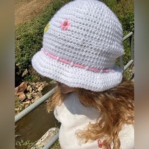 Crochet bucket hat